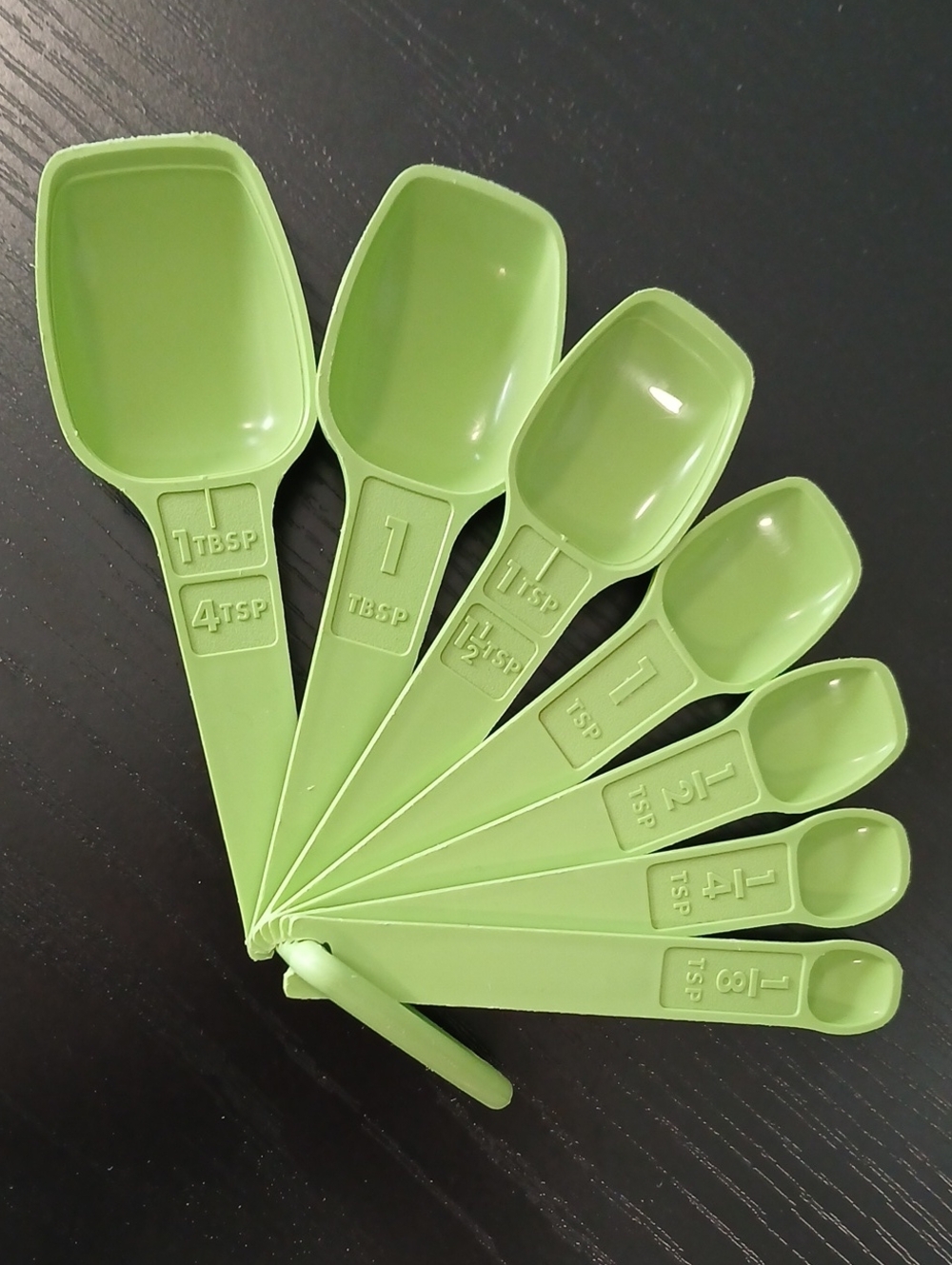 🎂Tupperware Green Nested Measuring Spoon Set Vintage
